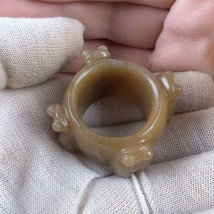 和田玉挂件未镶嵌董*会