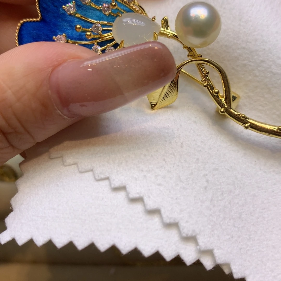 未镶嵌胸饰海水珍珠