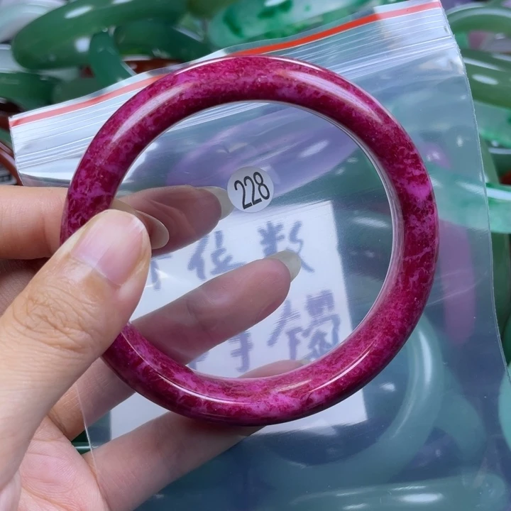 未镶嵌手镯石英岩玉62