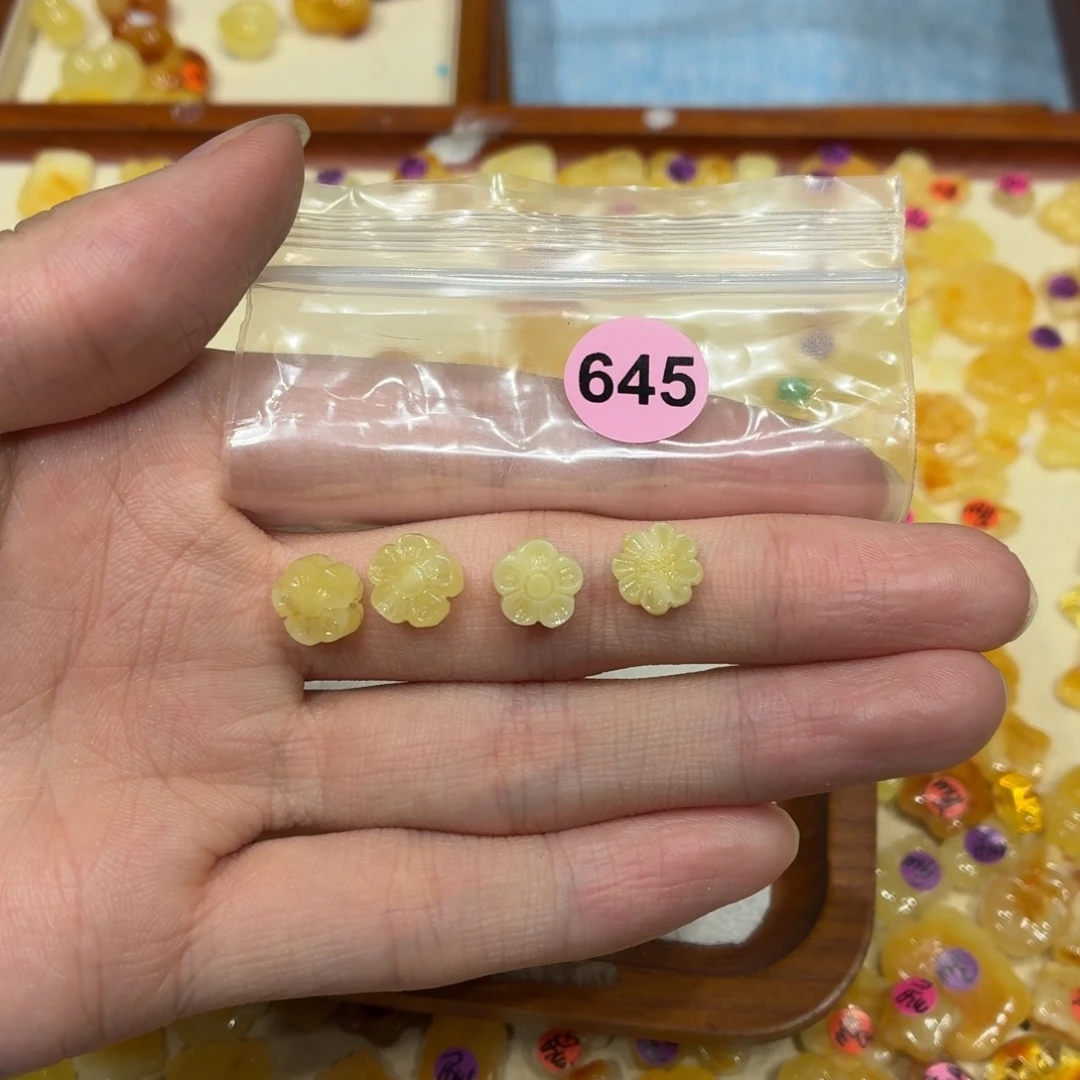 琥珀未镶嵌珠宝奇石