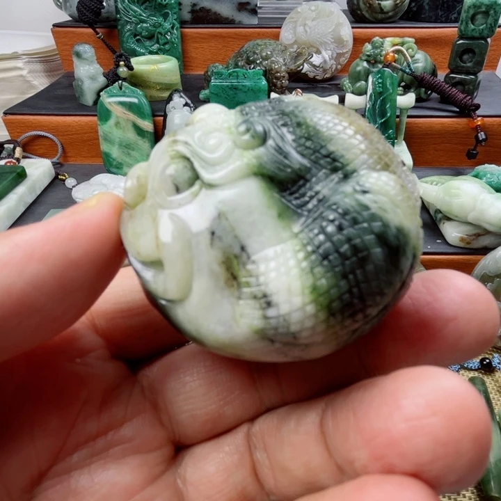 独山玉未镶嵌珠宝半成品