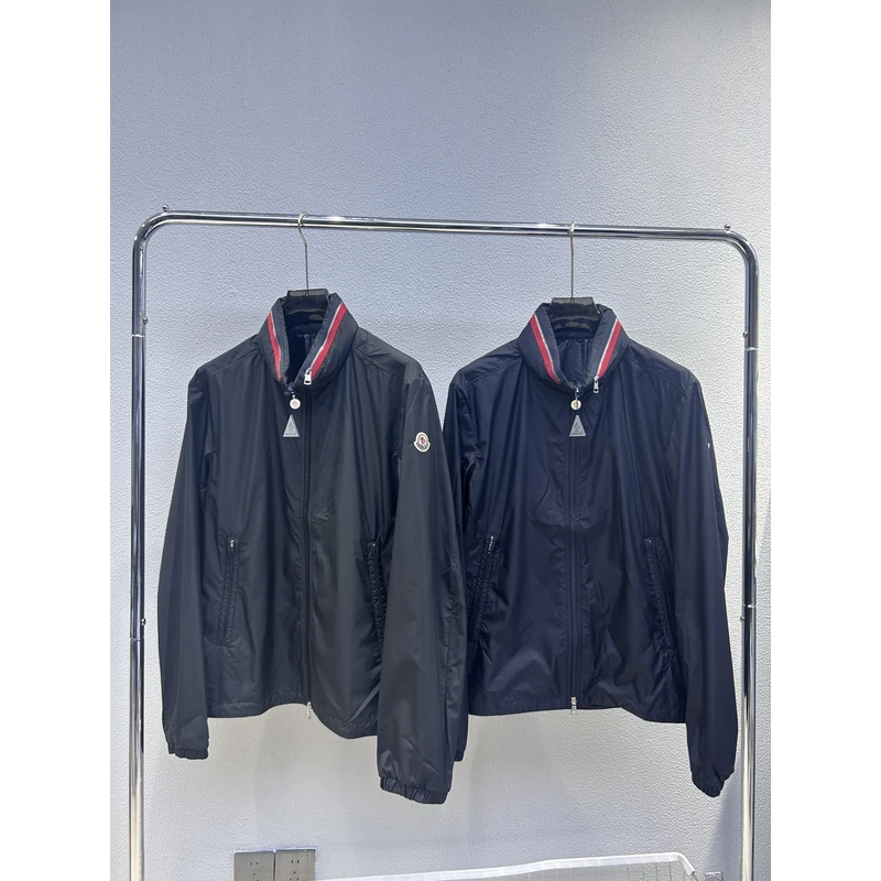 全新未使用Moncler盟可睐 彩色隐藏帽薄款连帽外套防晒服 1A00161