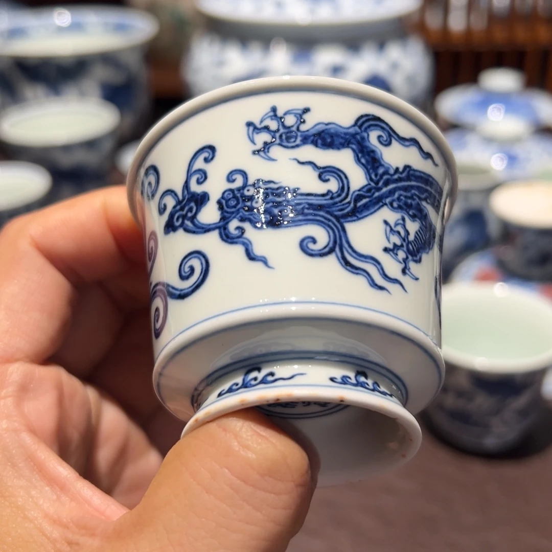 精品青花螭龙纹马蹄杯口径约7厘米
