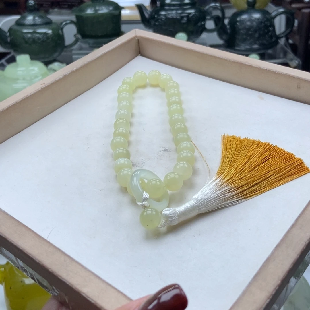 蛇纹石玉未镶嵌壶