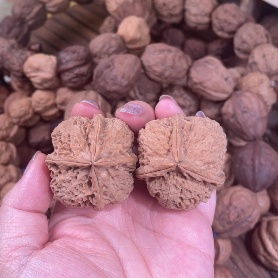 文玩核桃把件筋头巴脑 微瑕