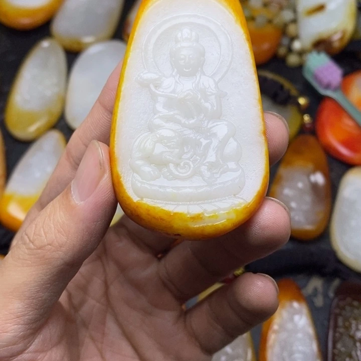 和田玉未镶嵌颈饰