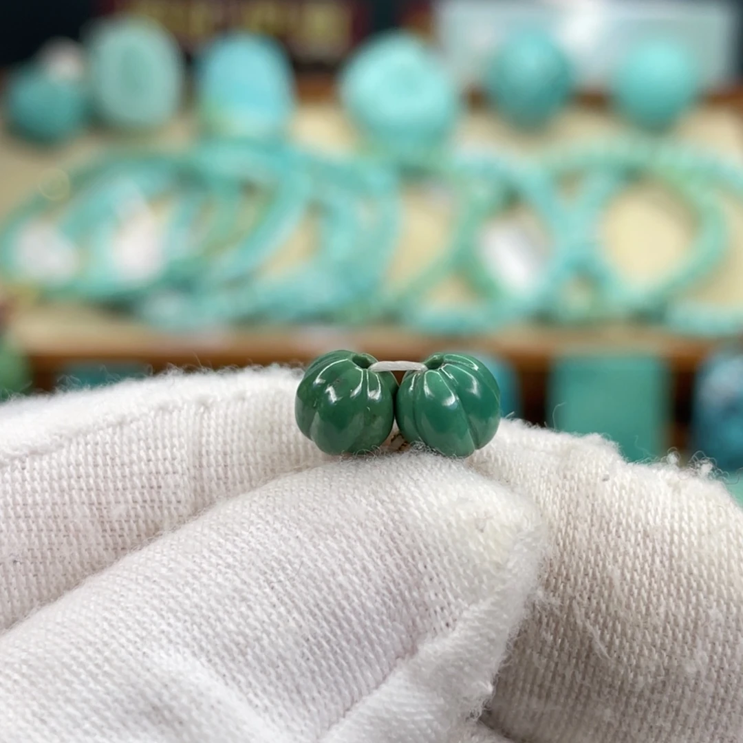 绿松石未镶嵌挂件