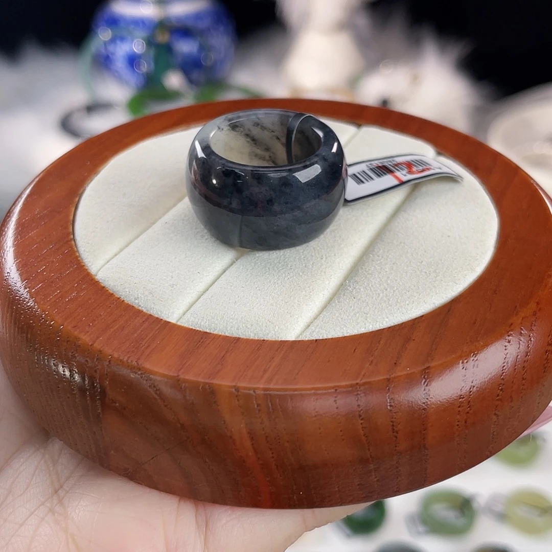 和田玉未镶嵌戒指l2。青花墩墩。17.9。不退换