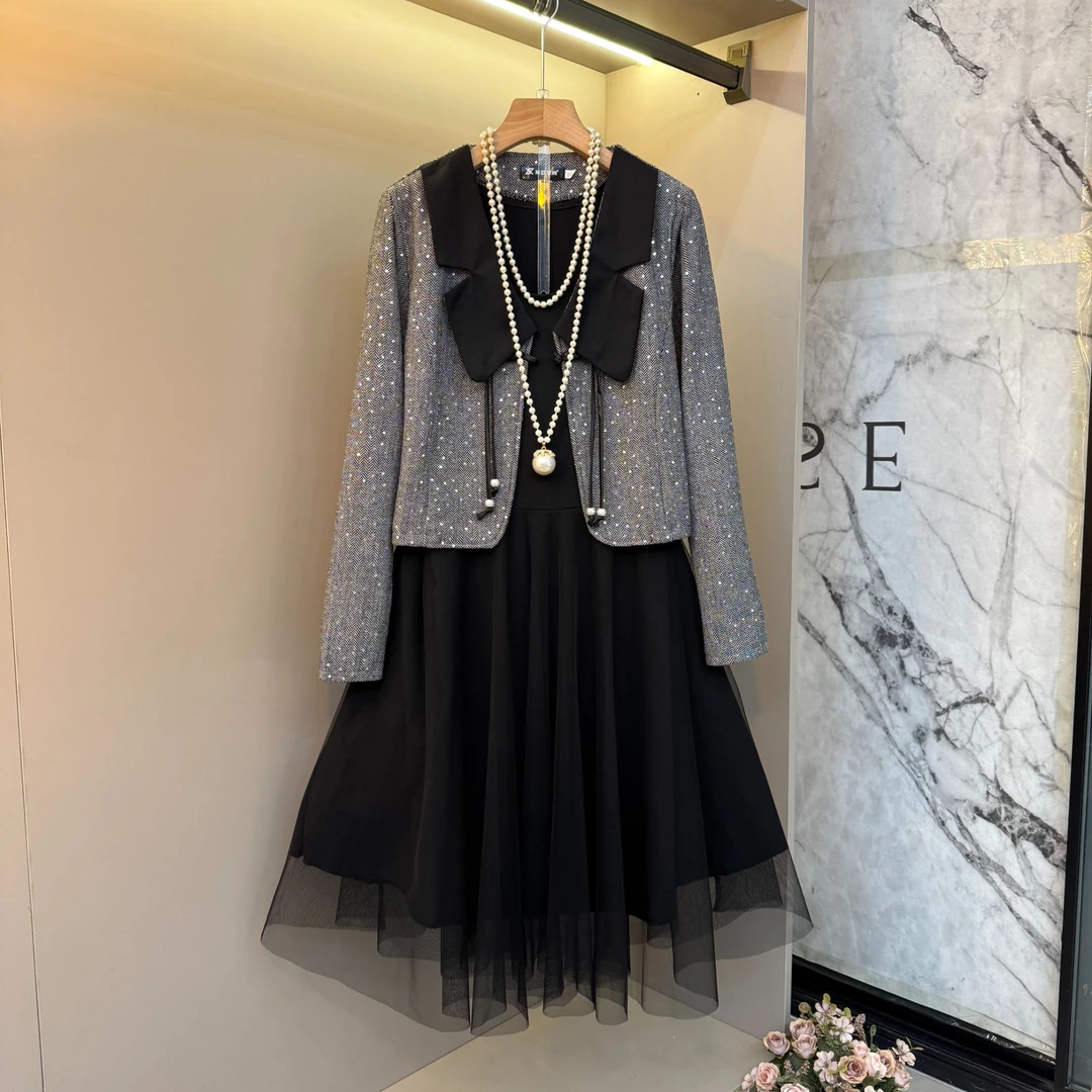 2025早秋款蕾丝设计感高级亮片通勤气质时尚翻领外套+连衣裙800