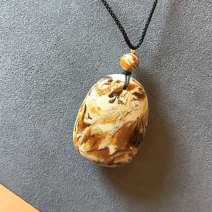 琥珀（根珀）未镶嵌颈饰