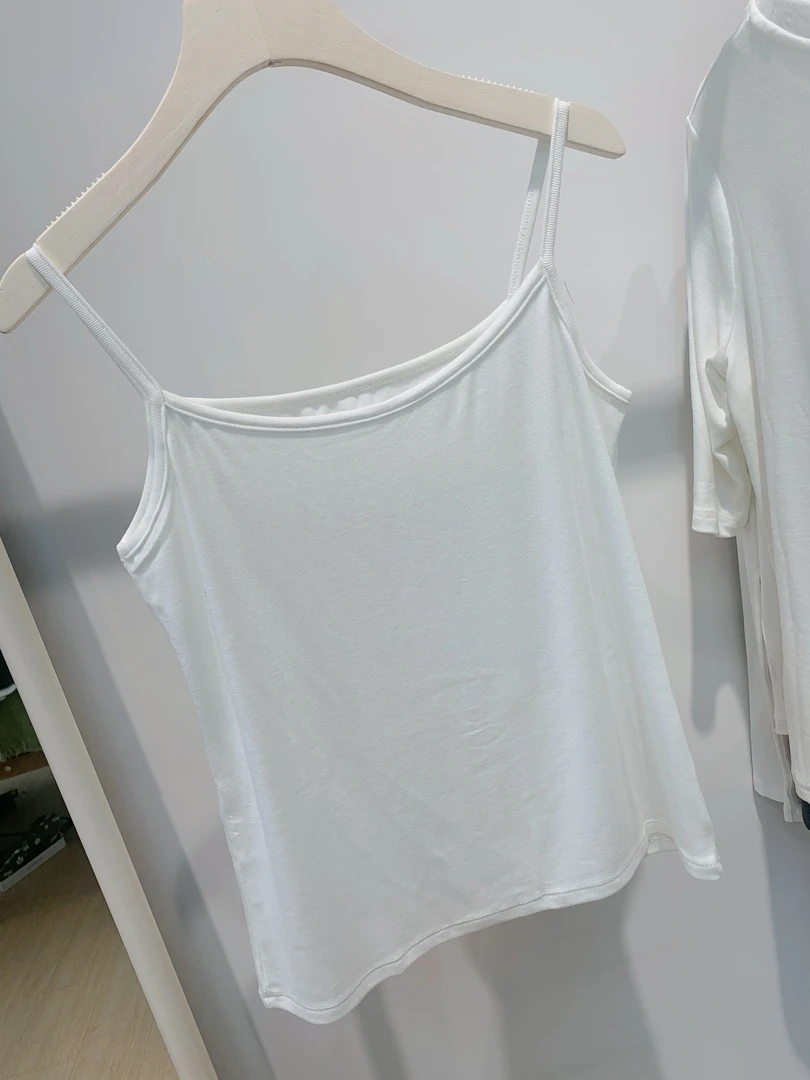 细肩带百搭吊带黑色白色不显肉肉