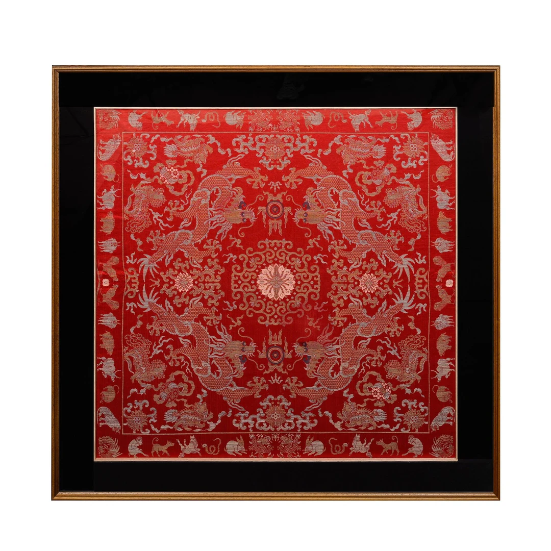 晚 清至民国红地织锦四龙纹挂屏 251-57