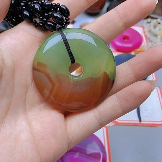 【闪购商品】玛瑙/玉髓未镶嵌珠宝半成品天**淡
