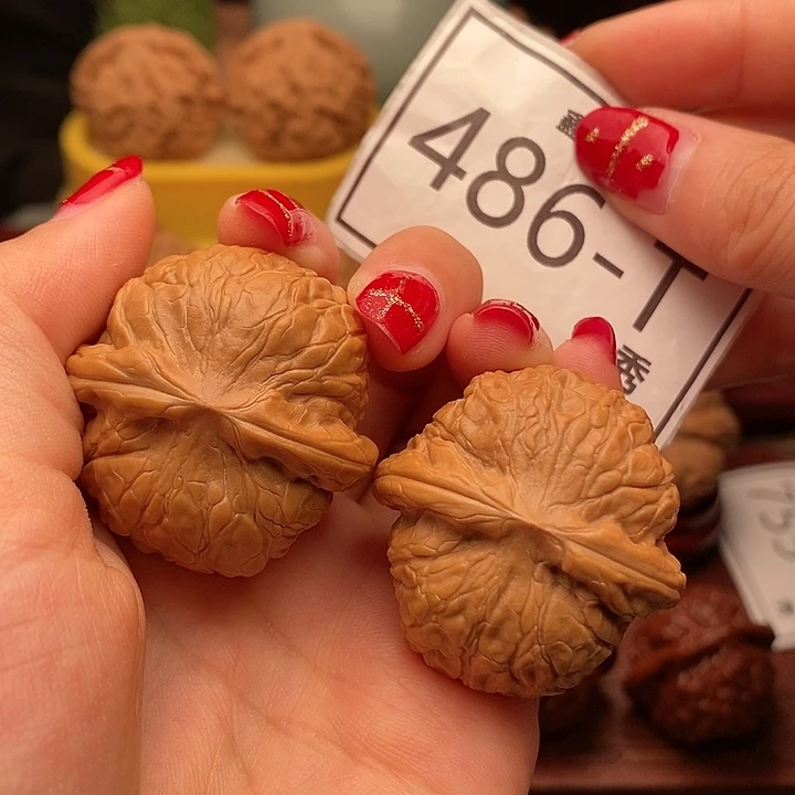 桃核把件乾隆磨36……