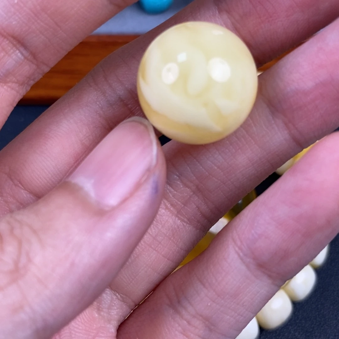 琥珀未镶嵌珠宝奇石30