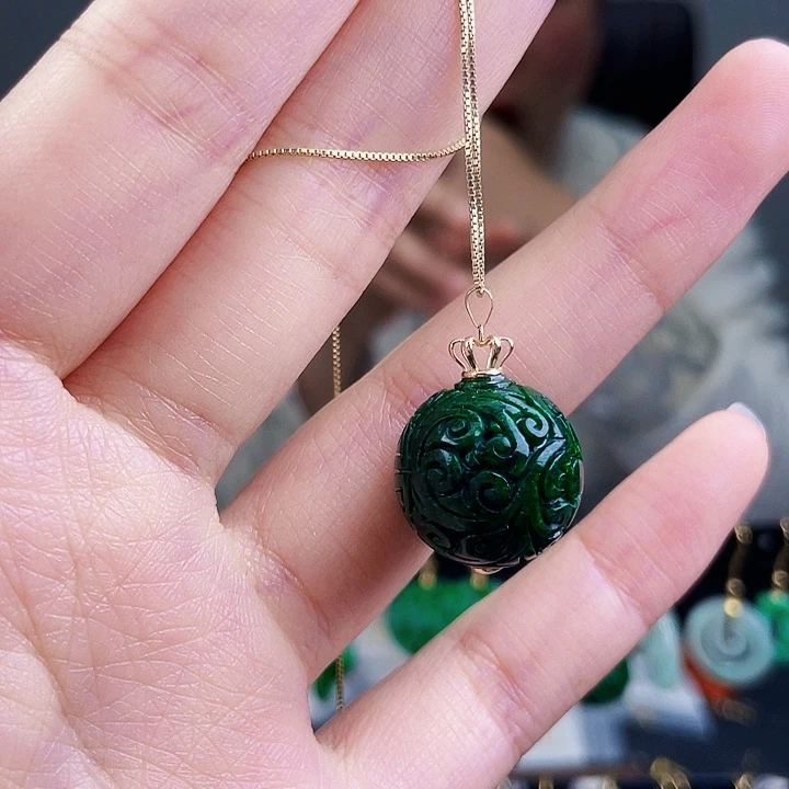 翡翠颈饰18K金镶嵌饰品