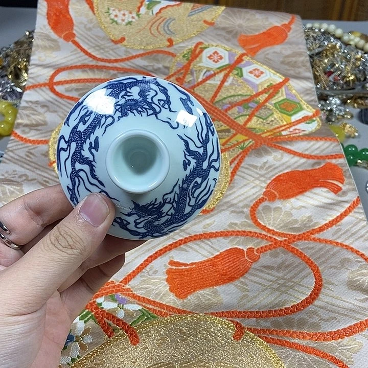 瓷片不会哈哈哈哈姐姐就斤斤计较