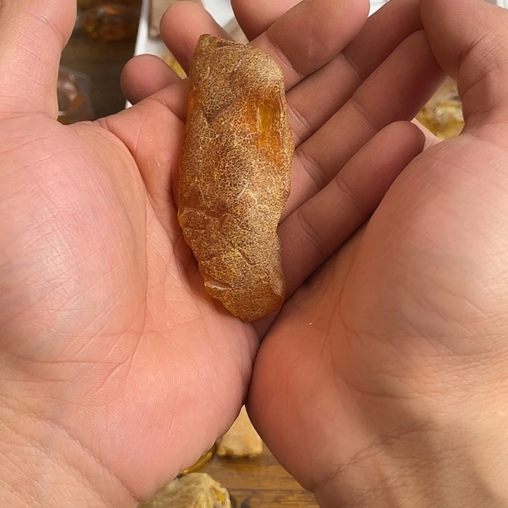 大***坤定制琥珀未镶嵌天然琥珀蜜蜡