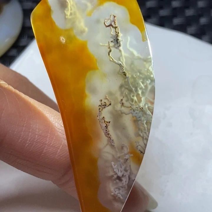 玛瑙/玉髓颈饰未镶嵌