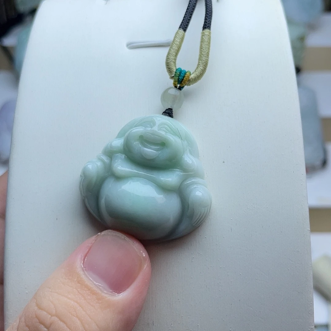 翡翠未镶嵌颈饰佛公