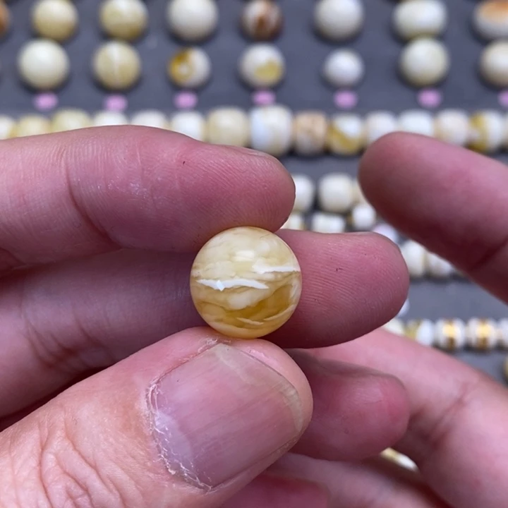 蜜蜡裸石未镶嵌周*