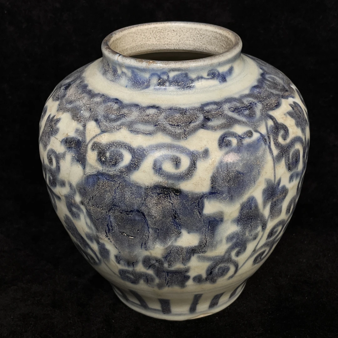 明代青花狮纹花卉罐