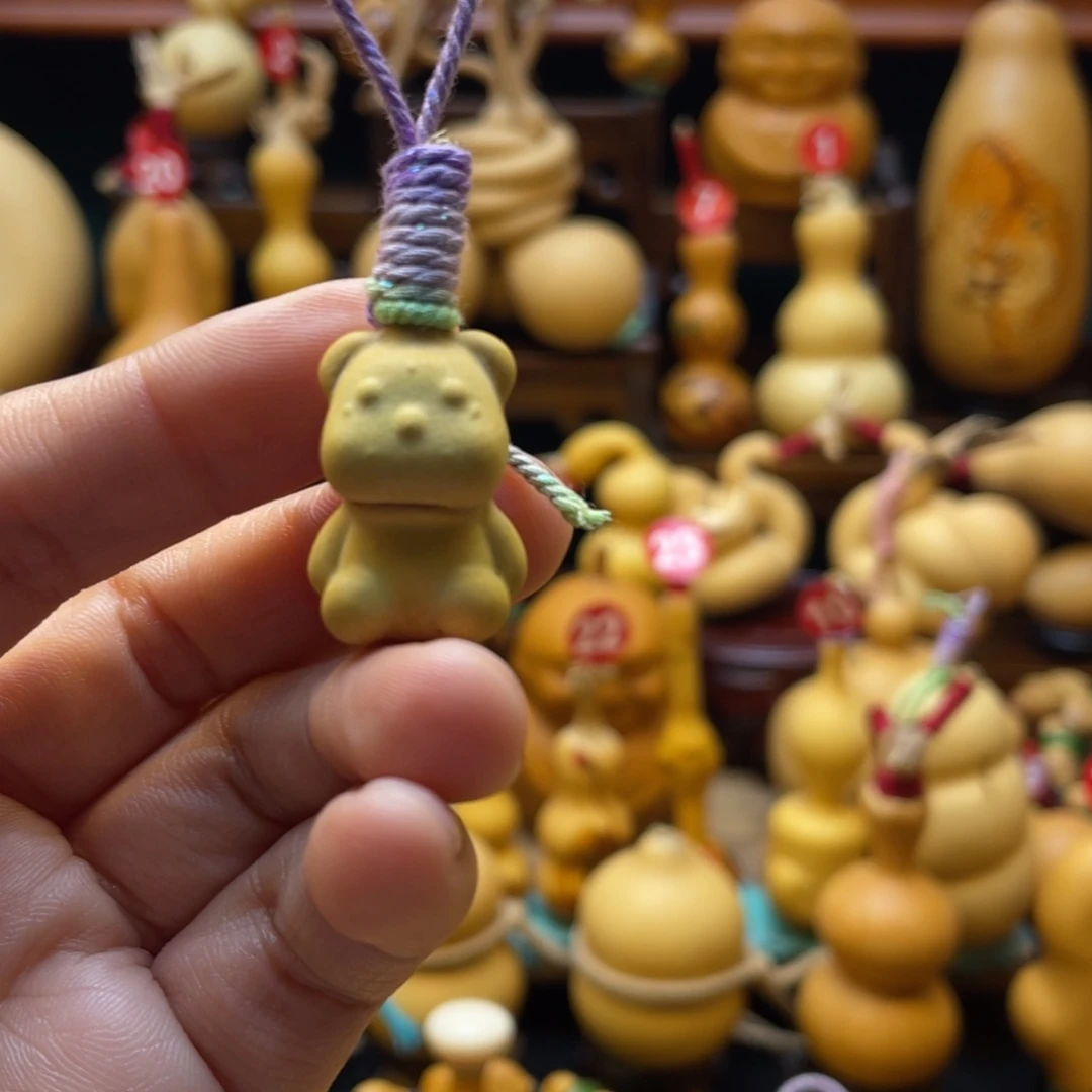 大****米葫芦等多种颜色的花鸟画作品在