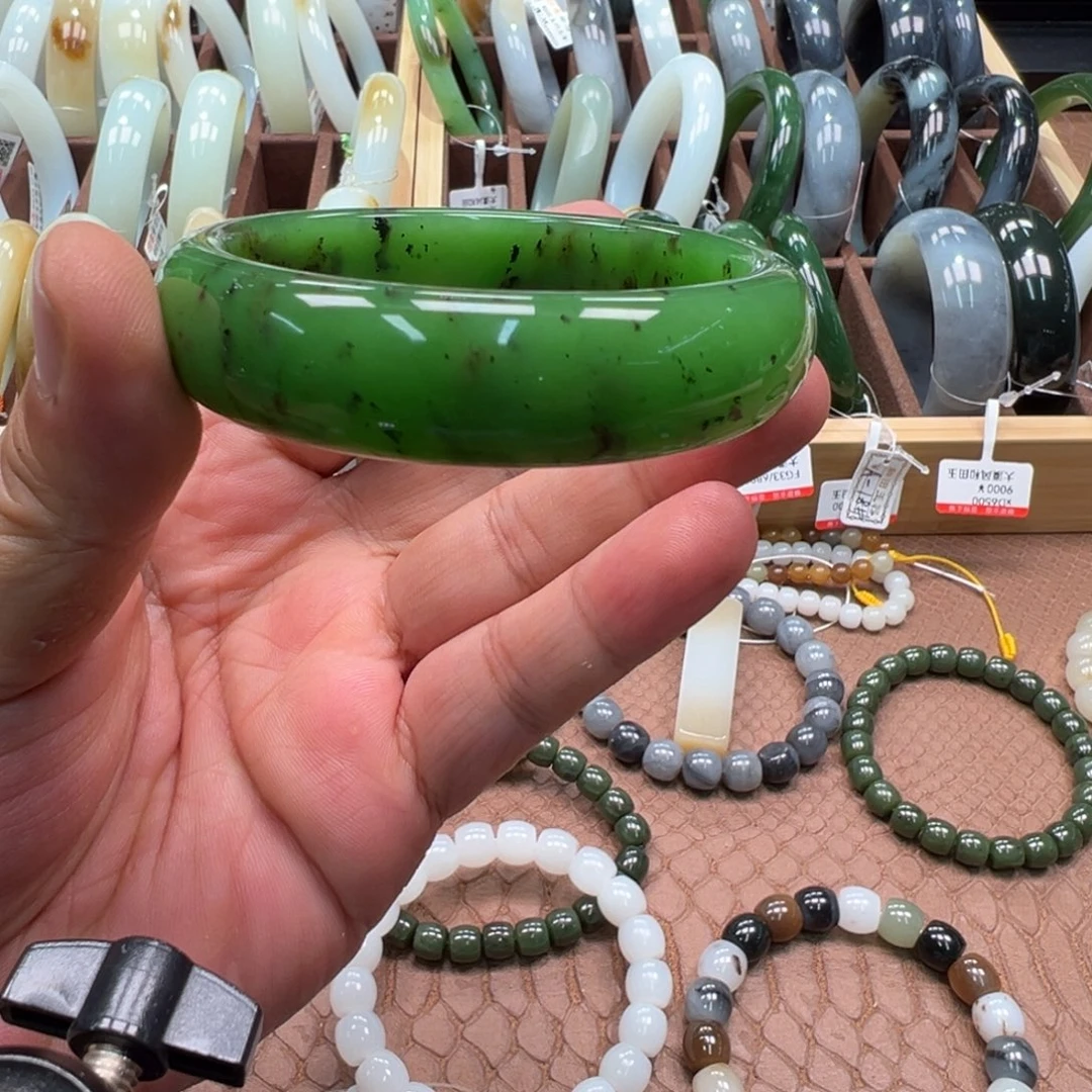 未镶嵌手镯和田玉（糖玉）