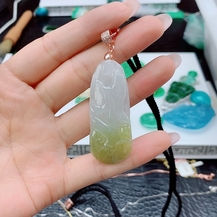 翡翠未镶嵌吊坠(赠链)