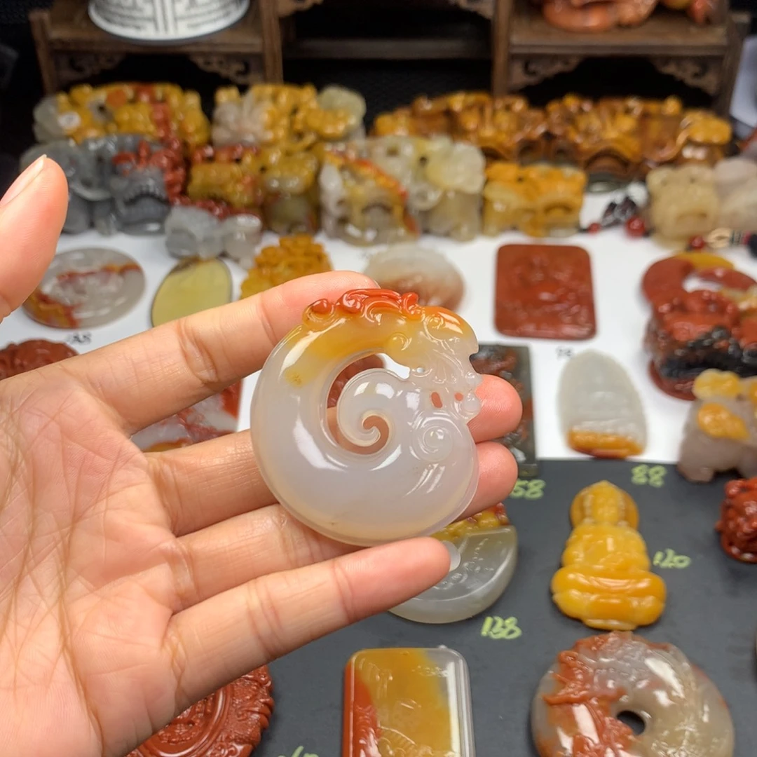 石英质玉（黄龙玉）挂件未镶嵌