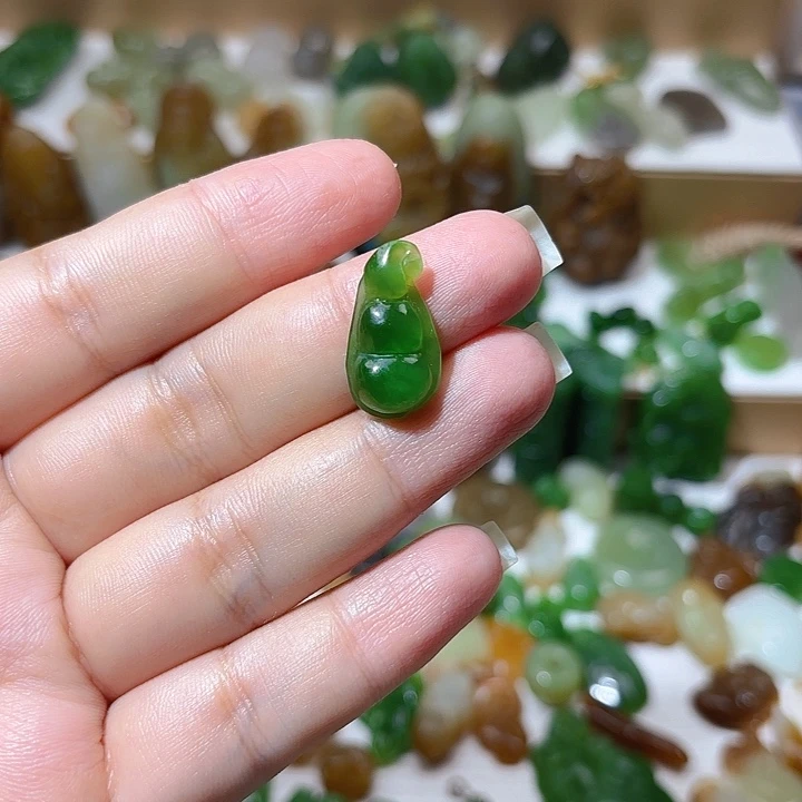 和田玉（碧玉）未镶嵌颈饰