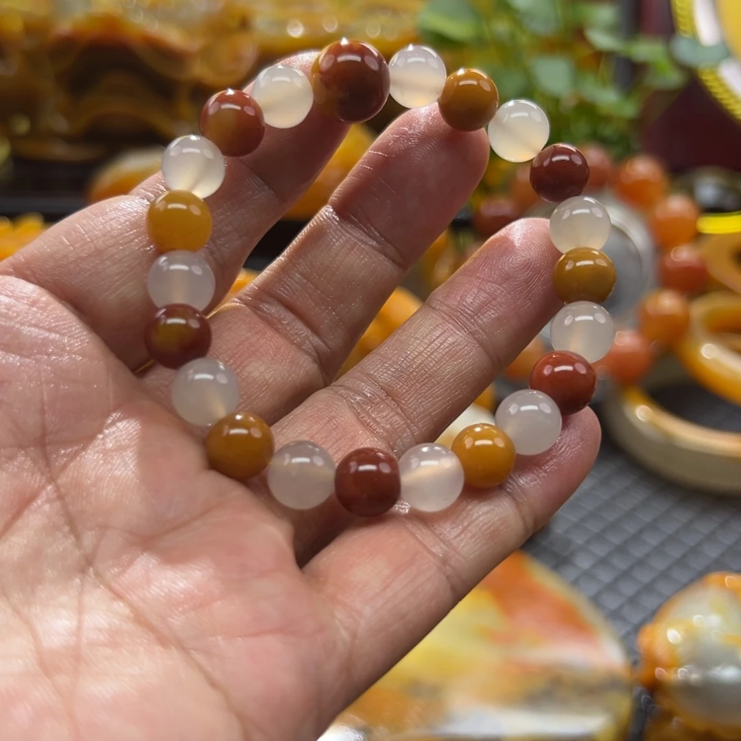 石英质玉未镶嵌颈饰