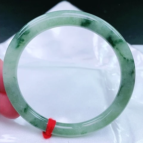 翡翠手镯（圆镯）未镶嵌52号