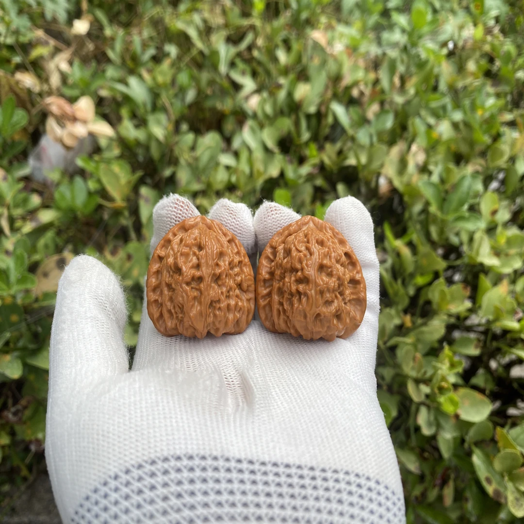 文玩核桃精品三角白狮子头39尺寸一物一图