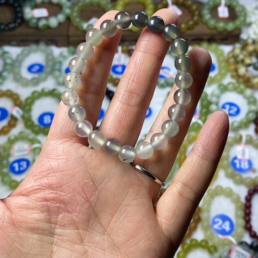 【闪购商品】蛇纹石玉手串未镶嵌韭****子