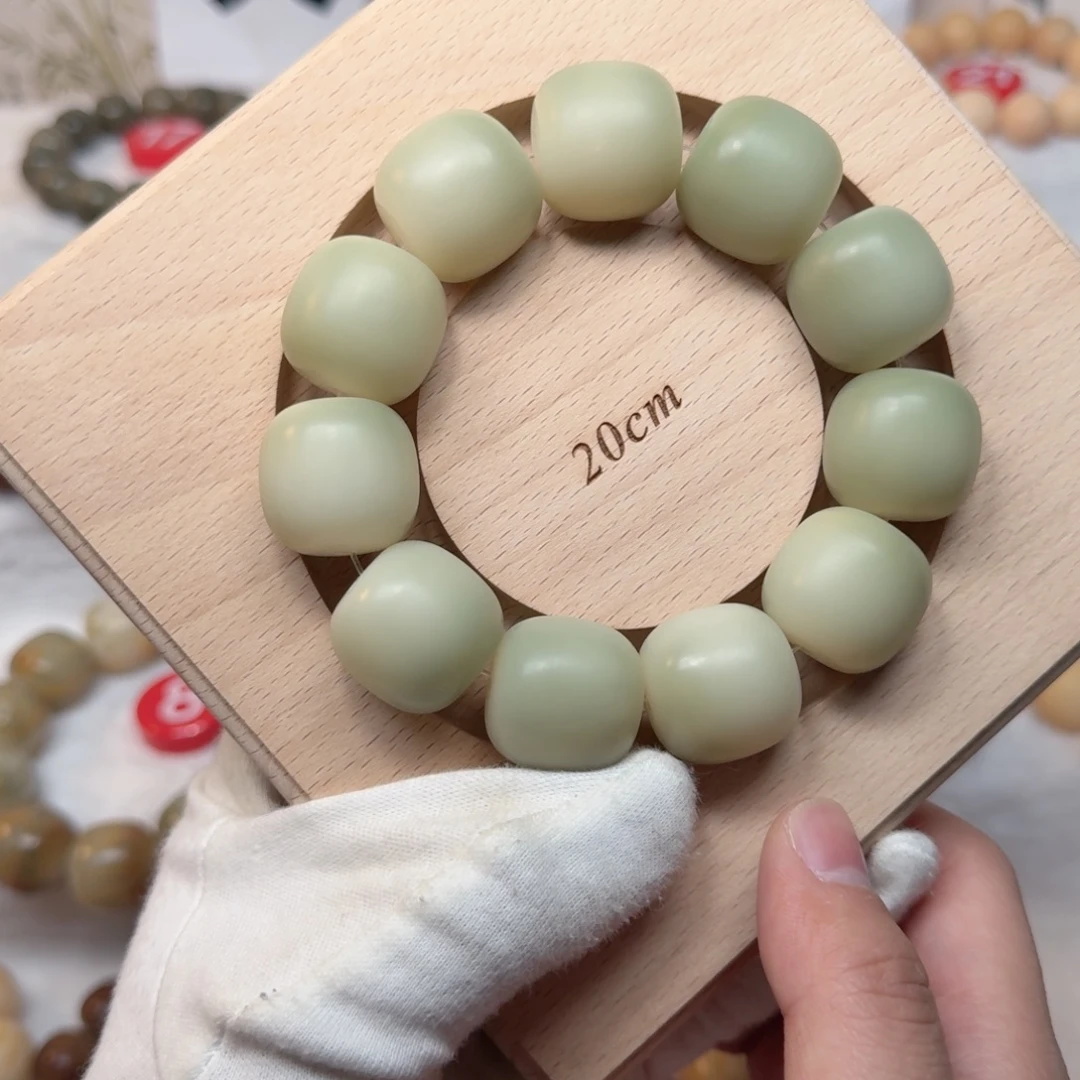 吊坠白玉菩提卡23手工干磨阴皮料老型