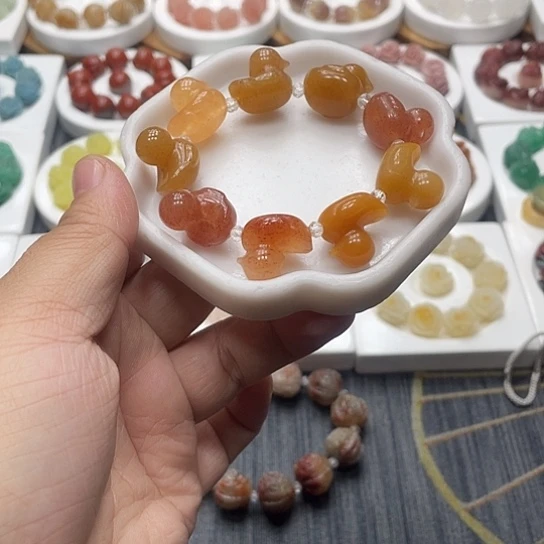 石英质玉（非洲翠）合金手串