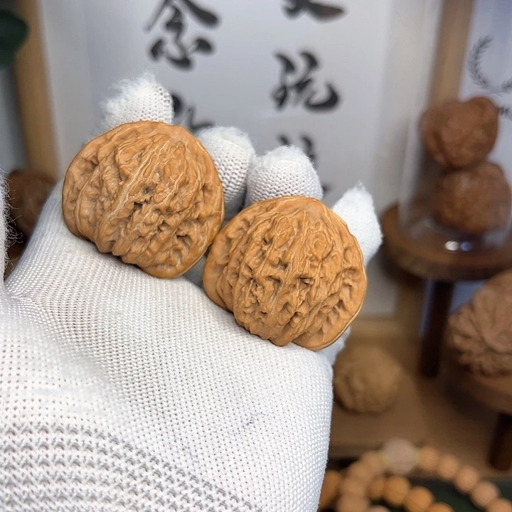 吊坠文玩核桃10号，39楼子，有瑕