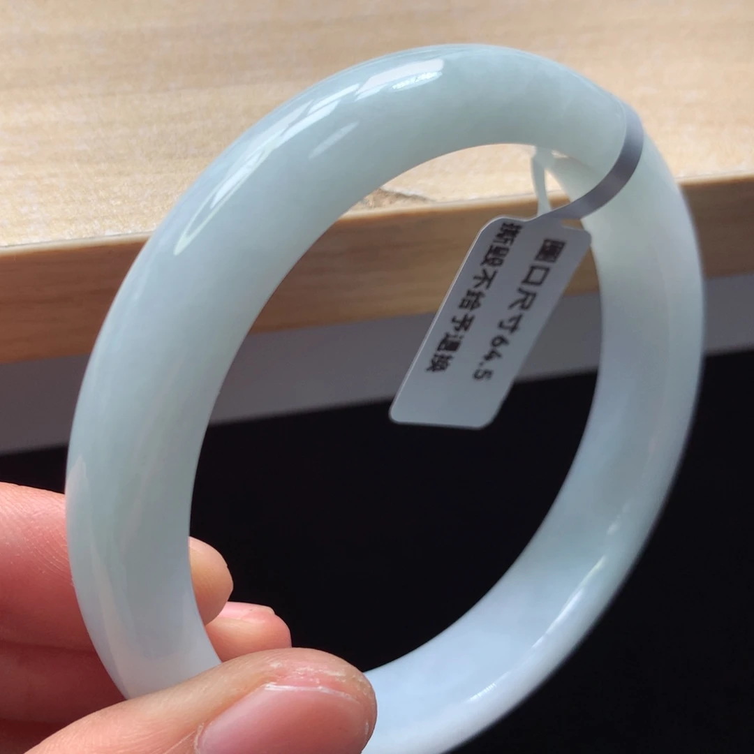 未镶嵌手镯翡翠手镯