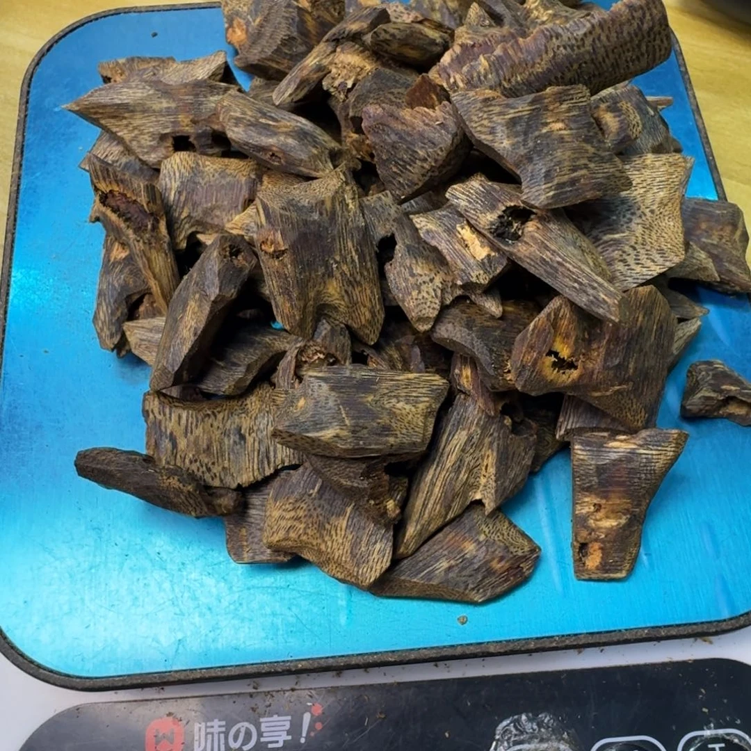 3***8沉香沉香碎屑莺歌绿九九分沉高油块料1 00g