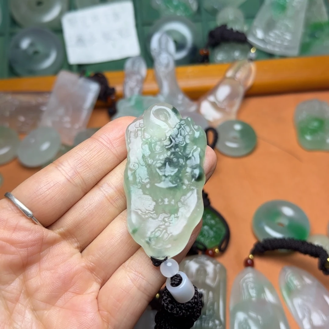 翡翠未镶嵌颈饰翡翠龙牌