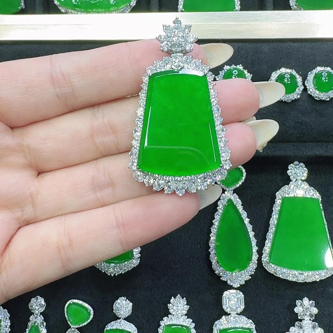 翡翠18K金镶嵌吊坠(不含链)无事牌