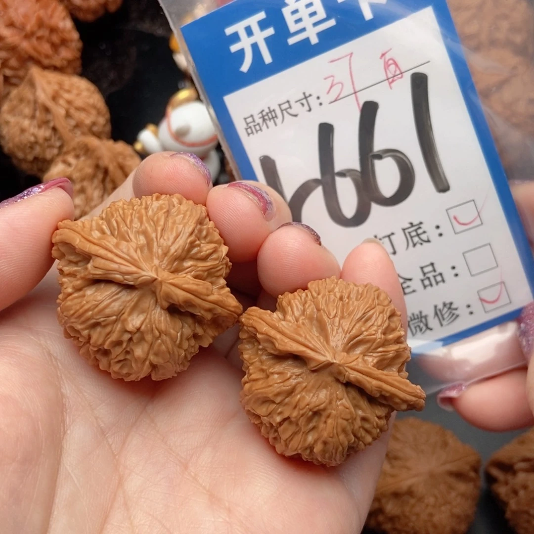 吊坠桃核核桃白狮子
