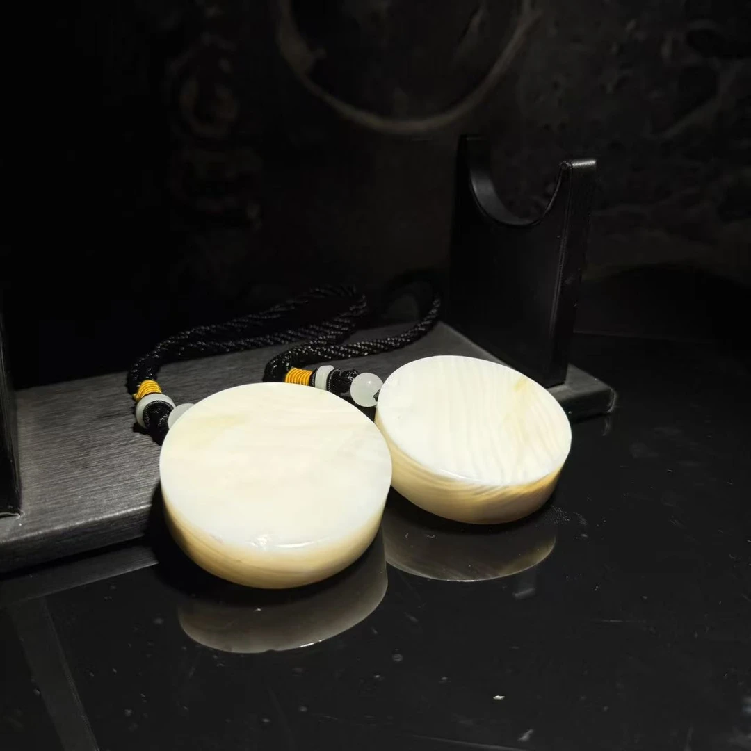 【皇后甄选】皇后13号 镯心牌吊坠