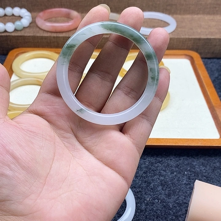 未镶嵌手镯石英质玉203