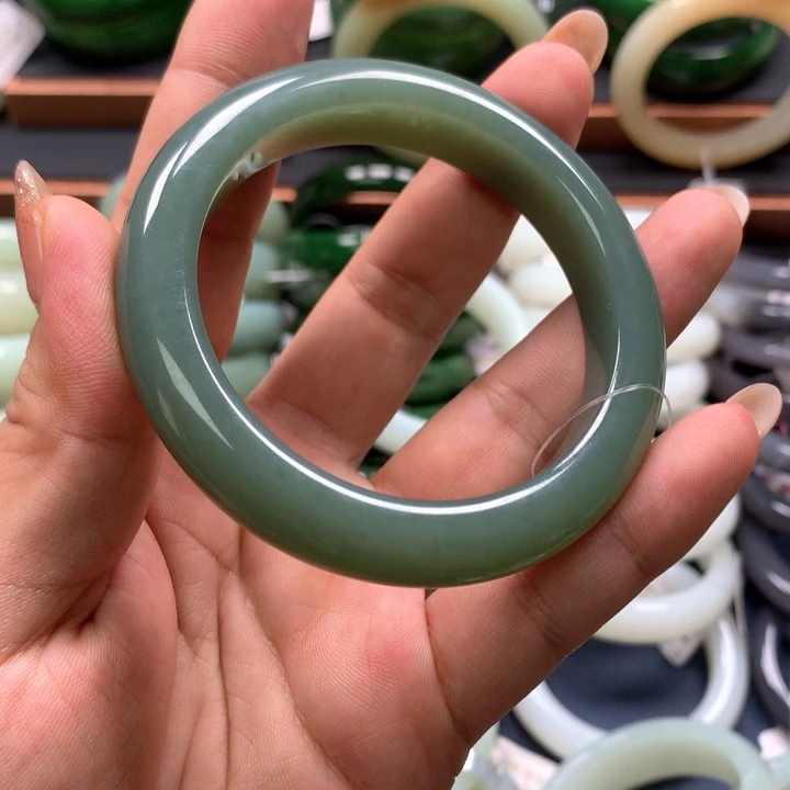 【闪购商品】未镶嵌手镯和田玉