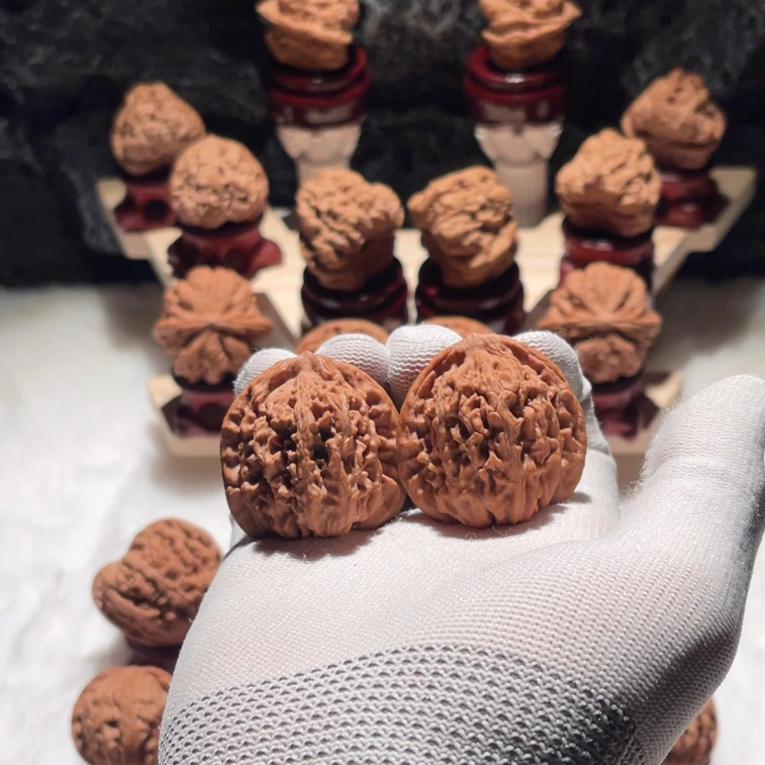 文玩核桃吊坠全品红皮三角四座楼核桃尺寸40