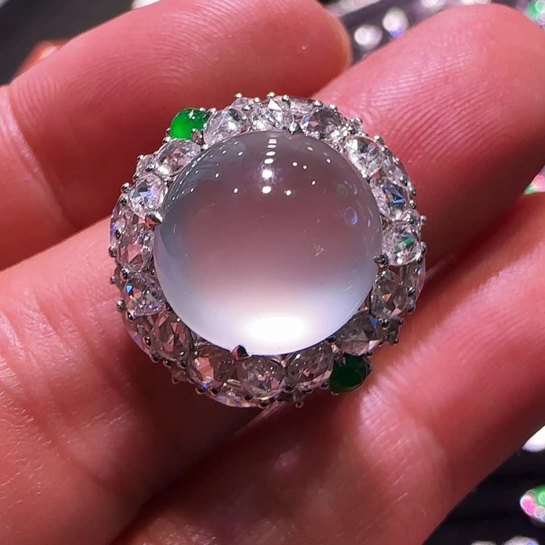 翡翠18K金镶嵌戒指