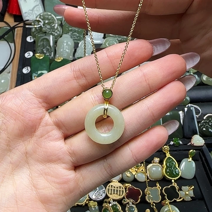 和田玉银S925镶嵌吊坠(赠链)