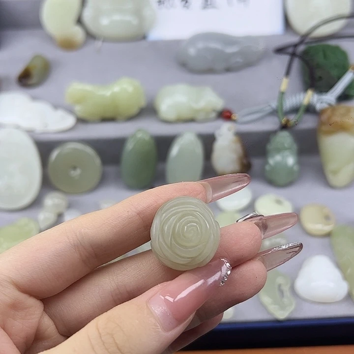 颈饰未镶嵌和田玉